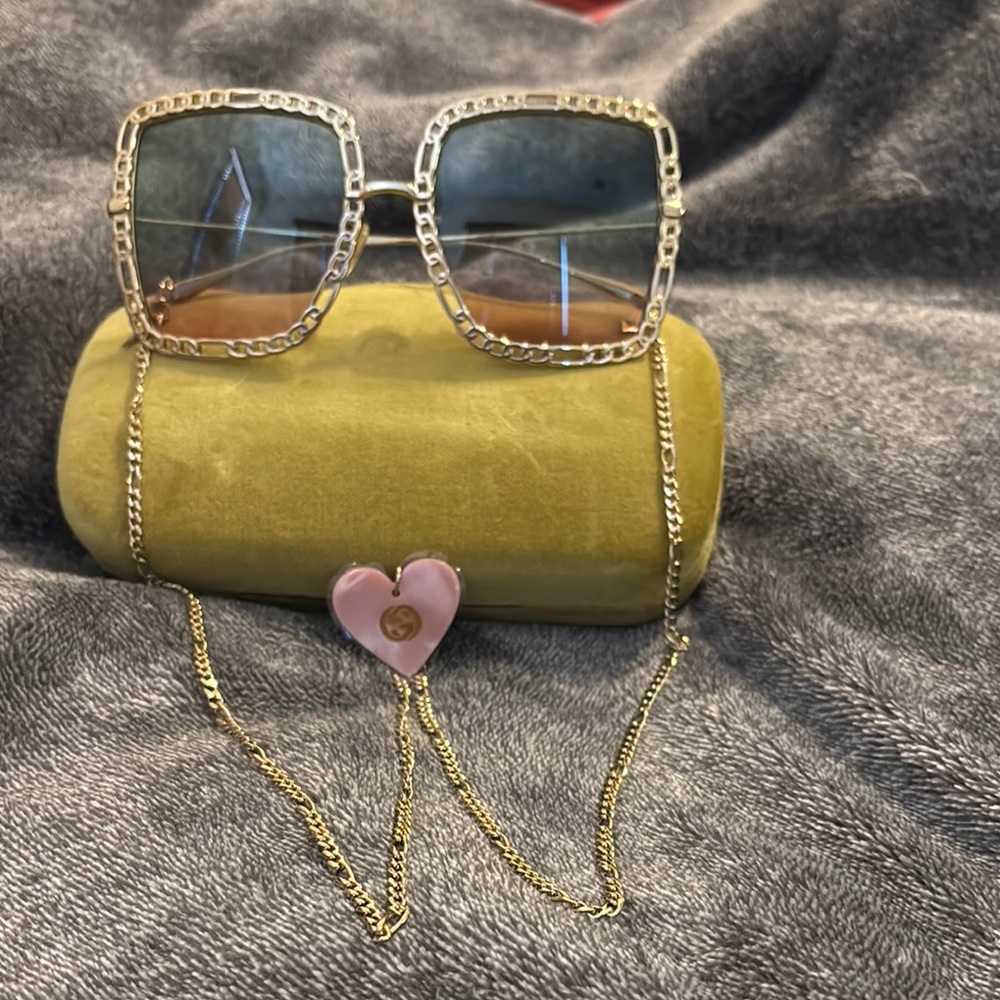 Gucci Gold Frame Glasses with Pink Heart Chain
